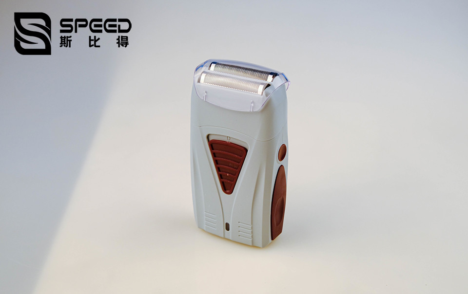 2202 Two nickel cadmium batteries with a capacity of 600mAh electric hair shaver