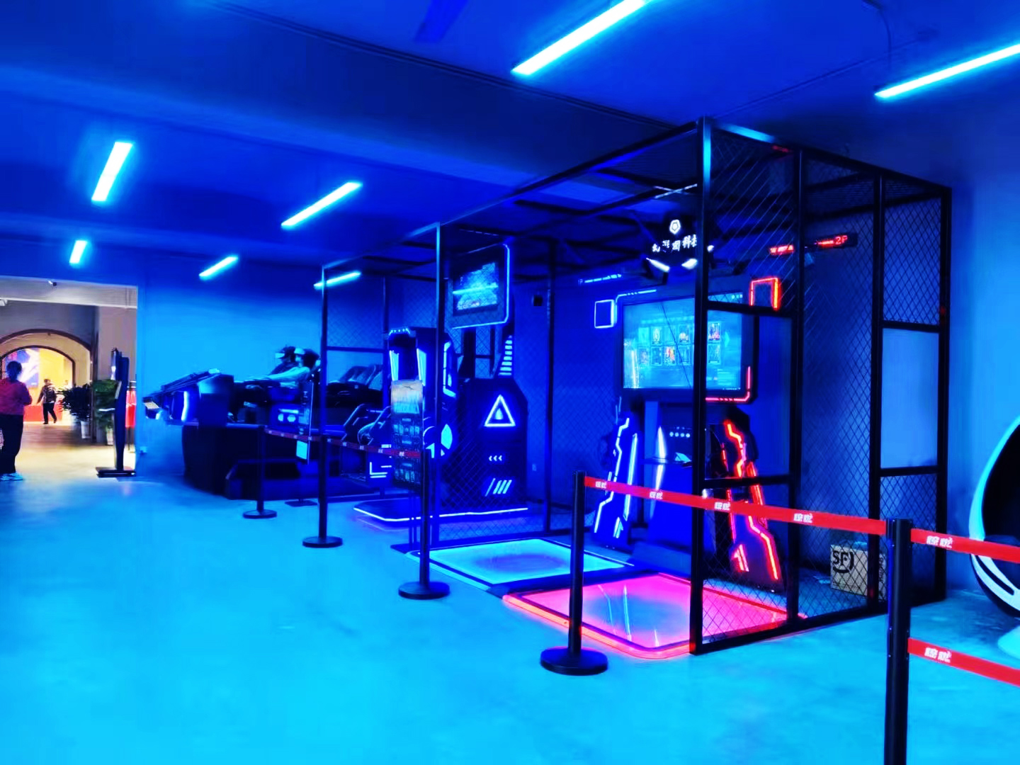 Dreamland 9d simulator shooting game machine 4 players vr room vr arcade zombie shooting game machine