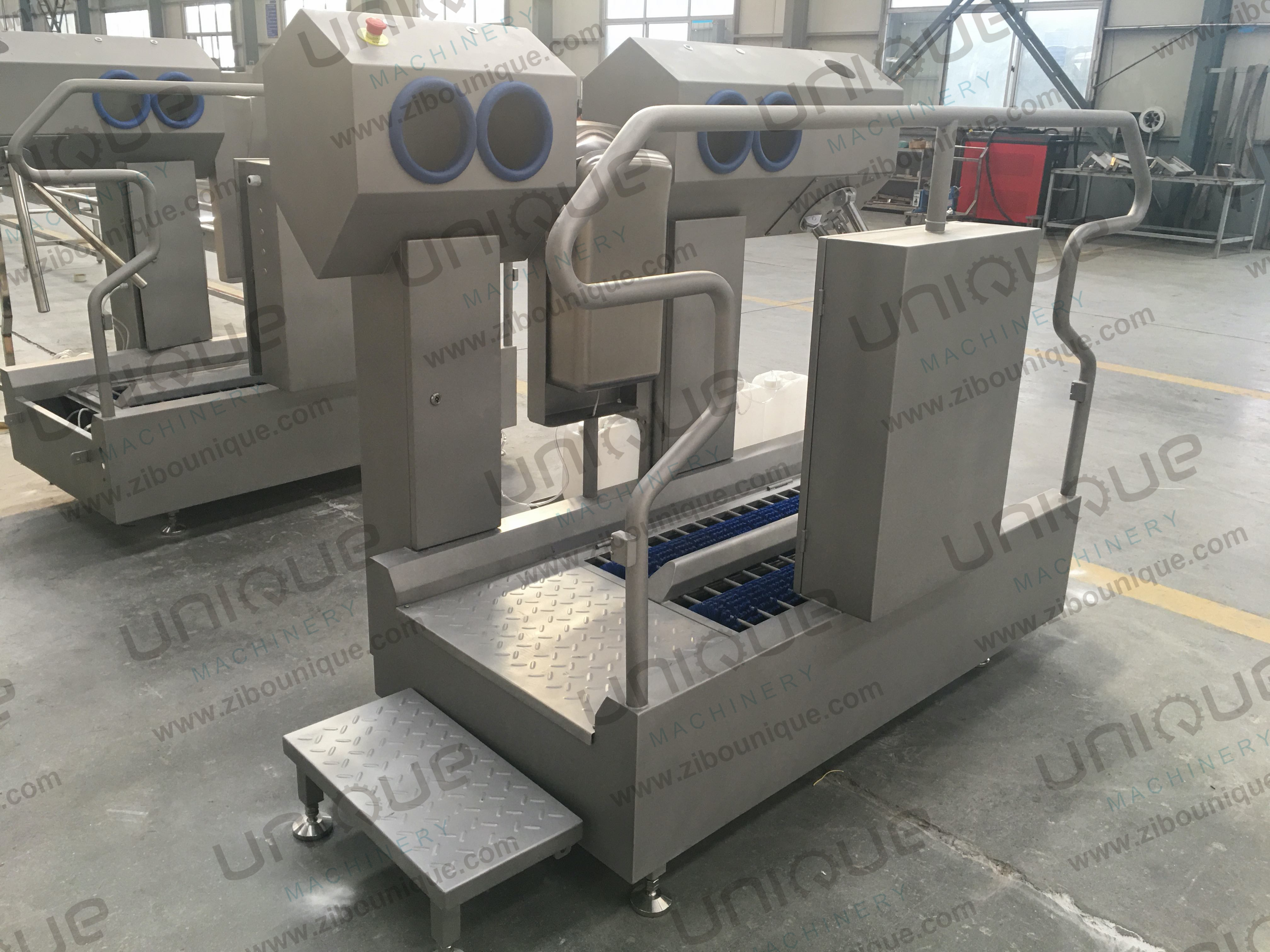 Automatic Walk Through Boot Cleaning Station For Low Shoe Immersion Cleaning Type