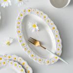 Daisy Underglaze Ceramic Dessert Plates , Faience Ceramic Dinner Set For Salad
