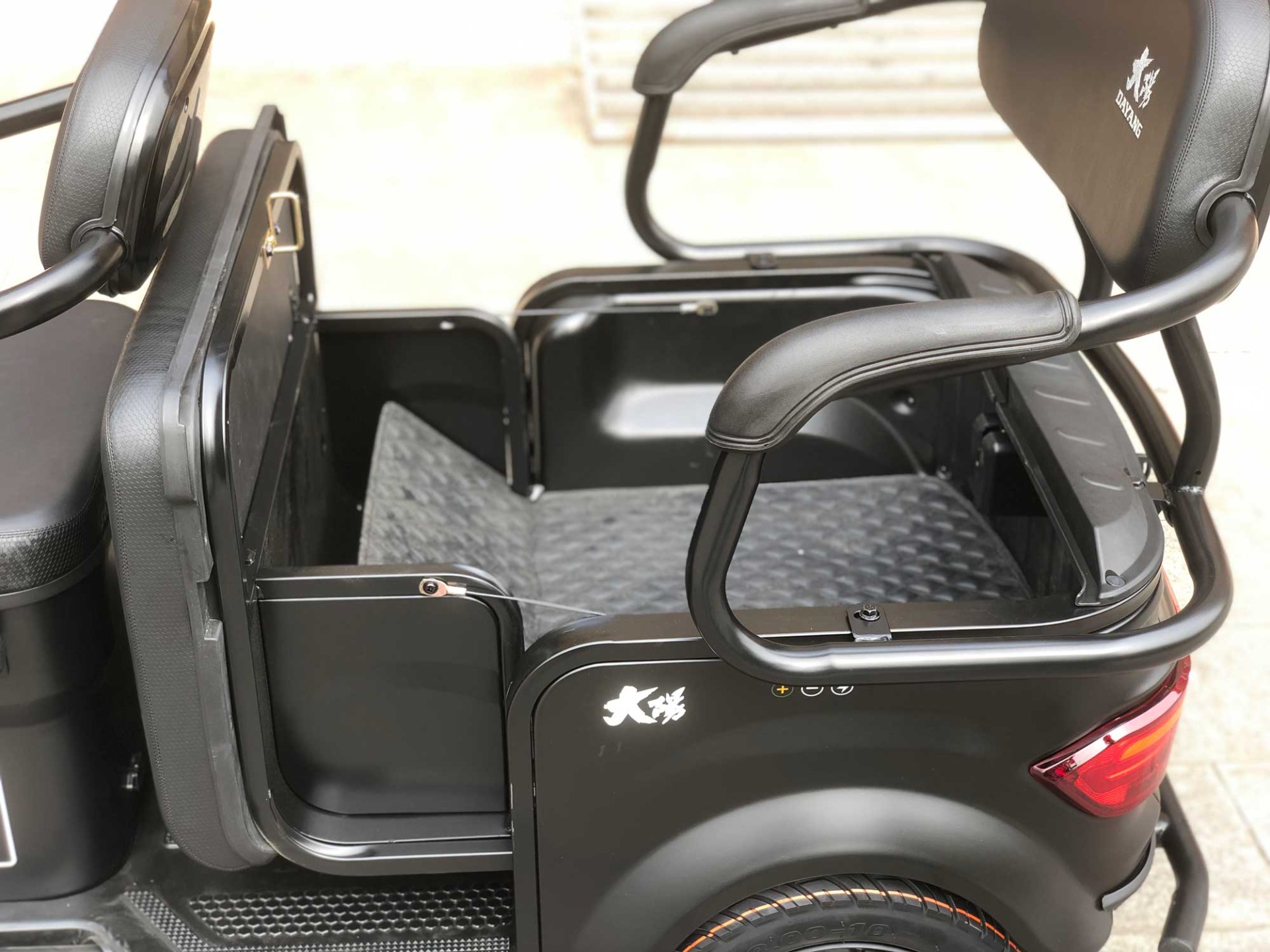 Voltage 48V Electric Trike Scooter Three Wheel Motorized Driving Type Tricycle