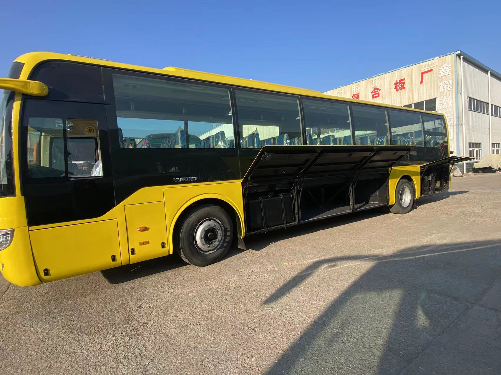 Used 65 Seater ZK6121 12m Coach Bus with 8.4L Displacement and Left Side Steering Wheel