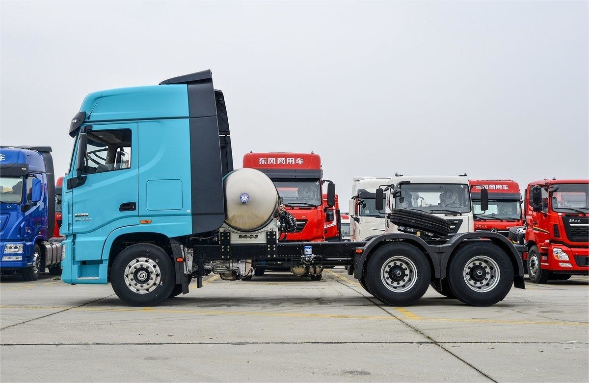 Used HOWO Trailer Head Truck With ACC Euro 6 Dongfeng Tractor 6*4