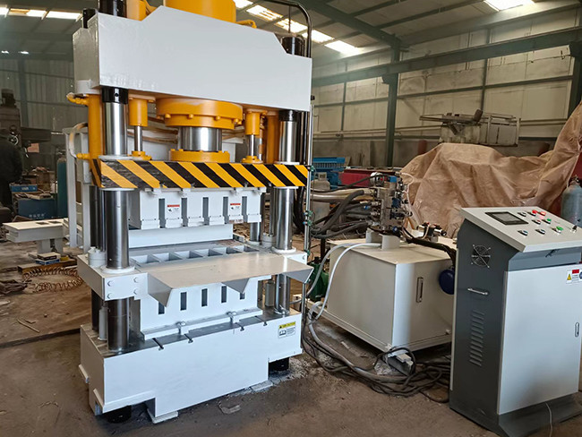 3150kN Hydraulic Machine 18kw For Refractory Brick Max Master Cylinder