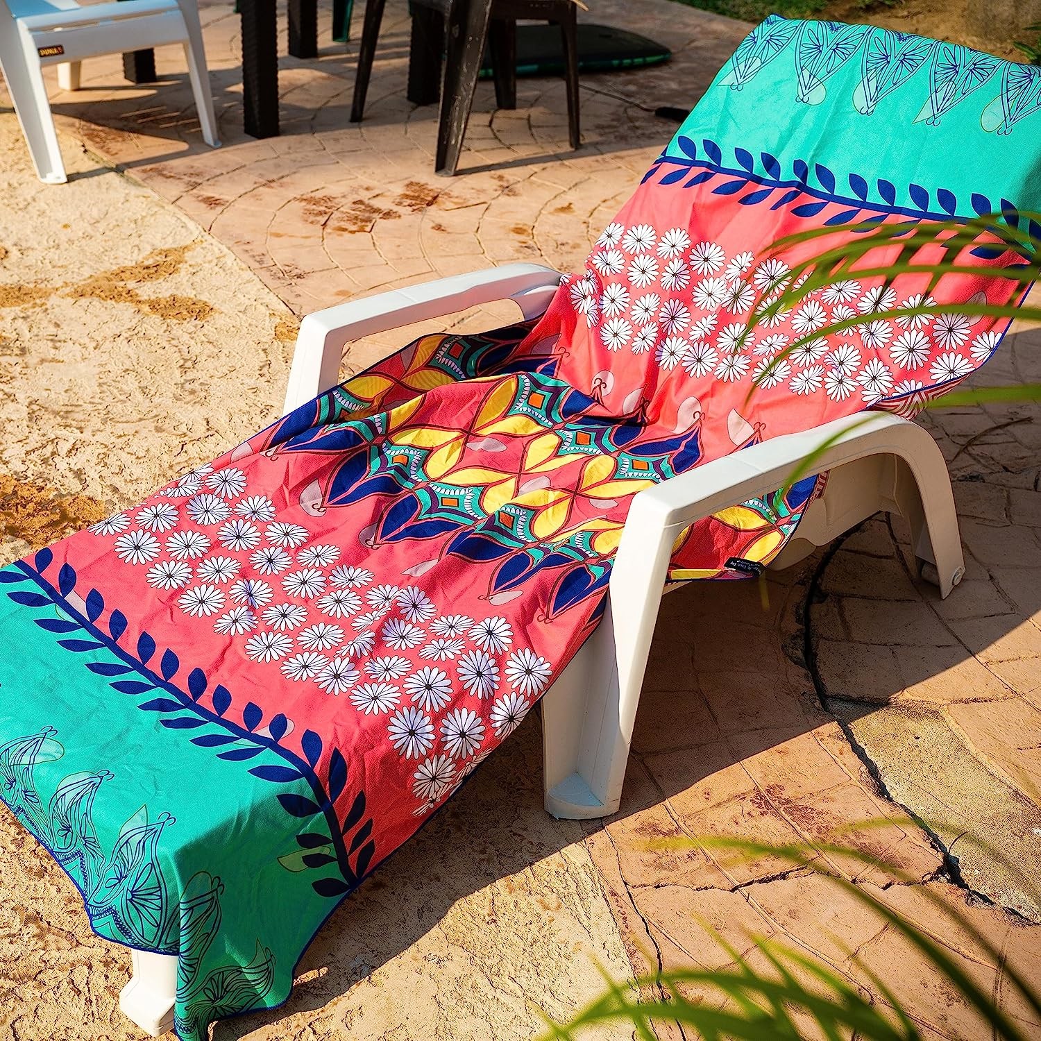 Quick Dry Sand Free Custom Lightweight Logo Design Sublimated Digital Printed MicroFibre Beach Towel With Trav