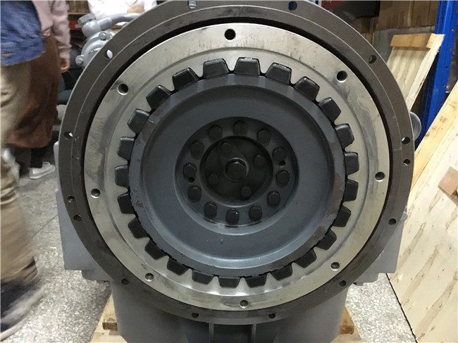 KTA19-M600 2500RPM Max 805HP Cummins 300 Advance Marine Gearbox