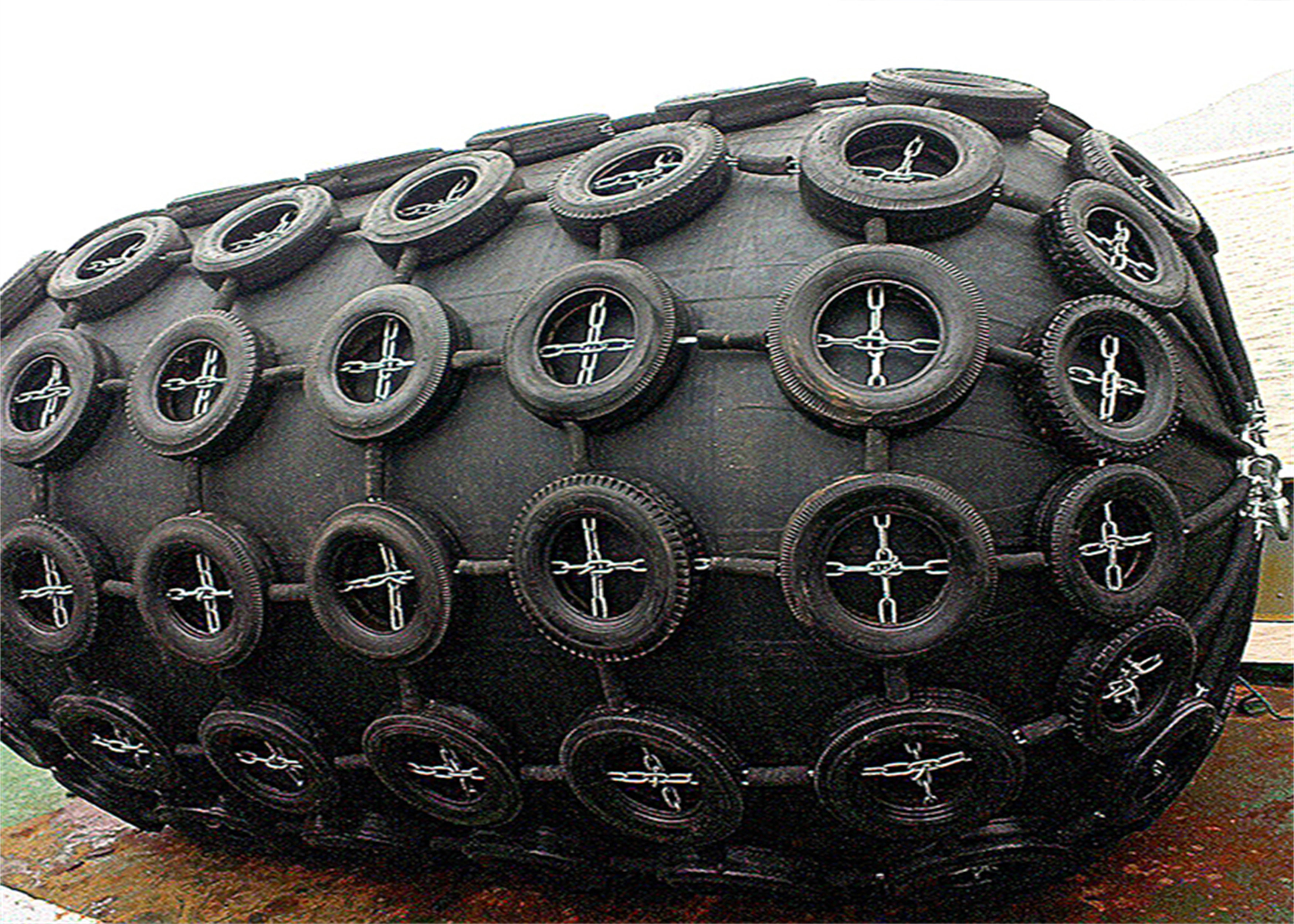 ISO Inspection BV SGS Certificated Pneumatic Yokohama Rubber With Black Tyres