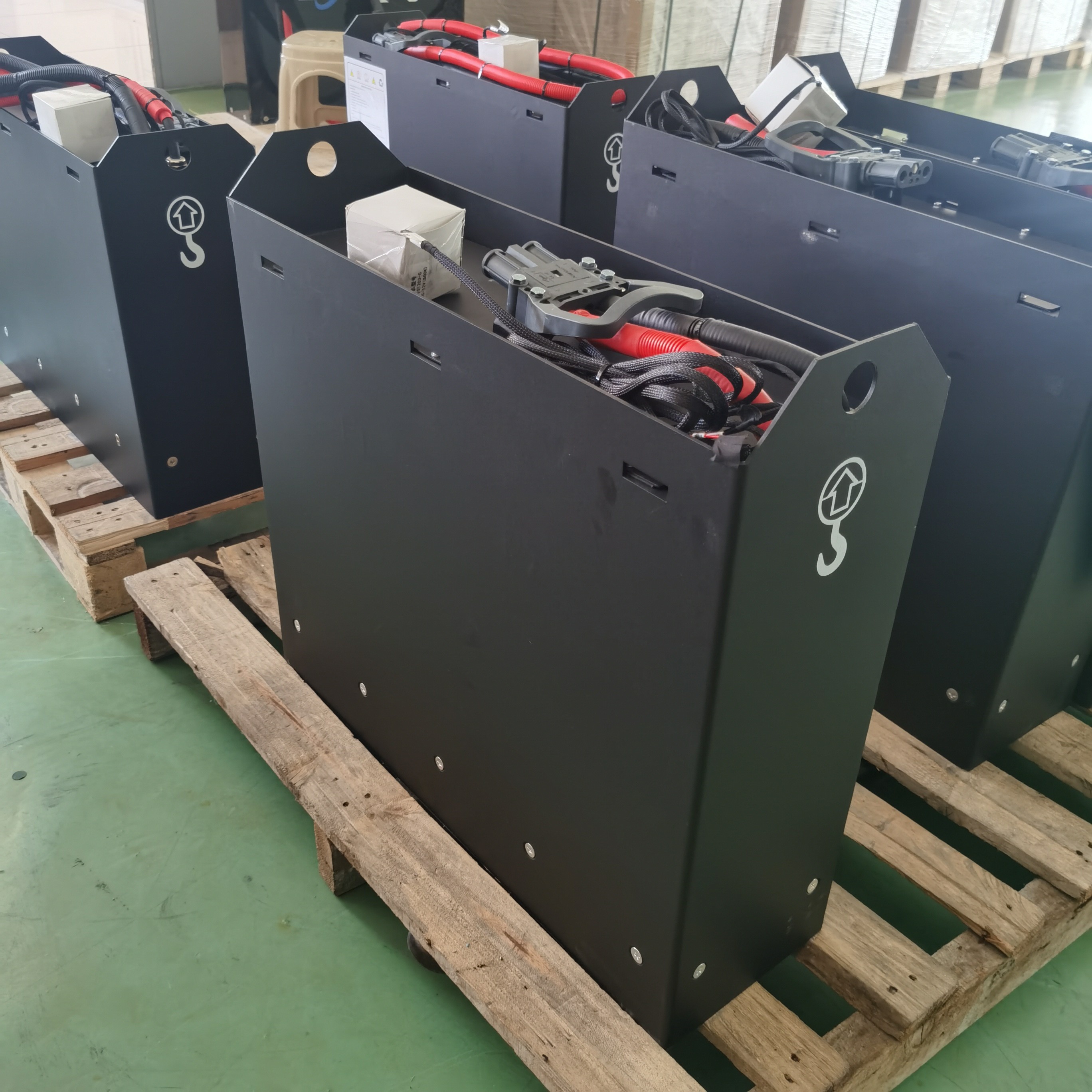 25.6V 173Ah Lithium Ion Forklift Battery