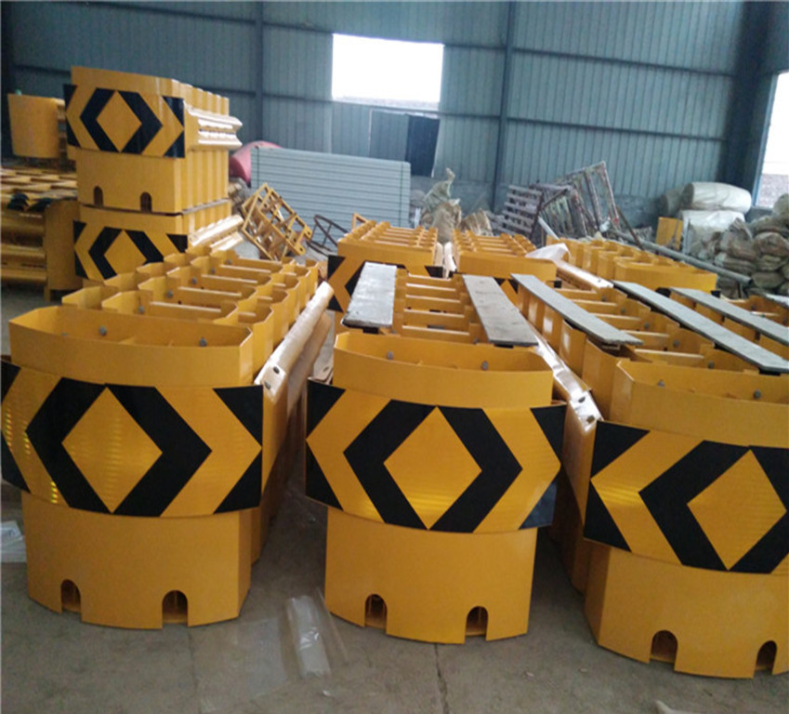 Roadway Safety Barrier Galvanized And Powder Coated Guardrails For Highways