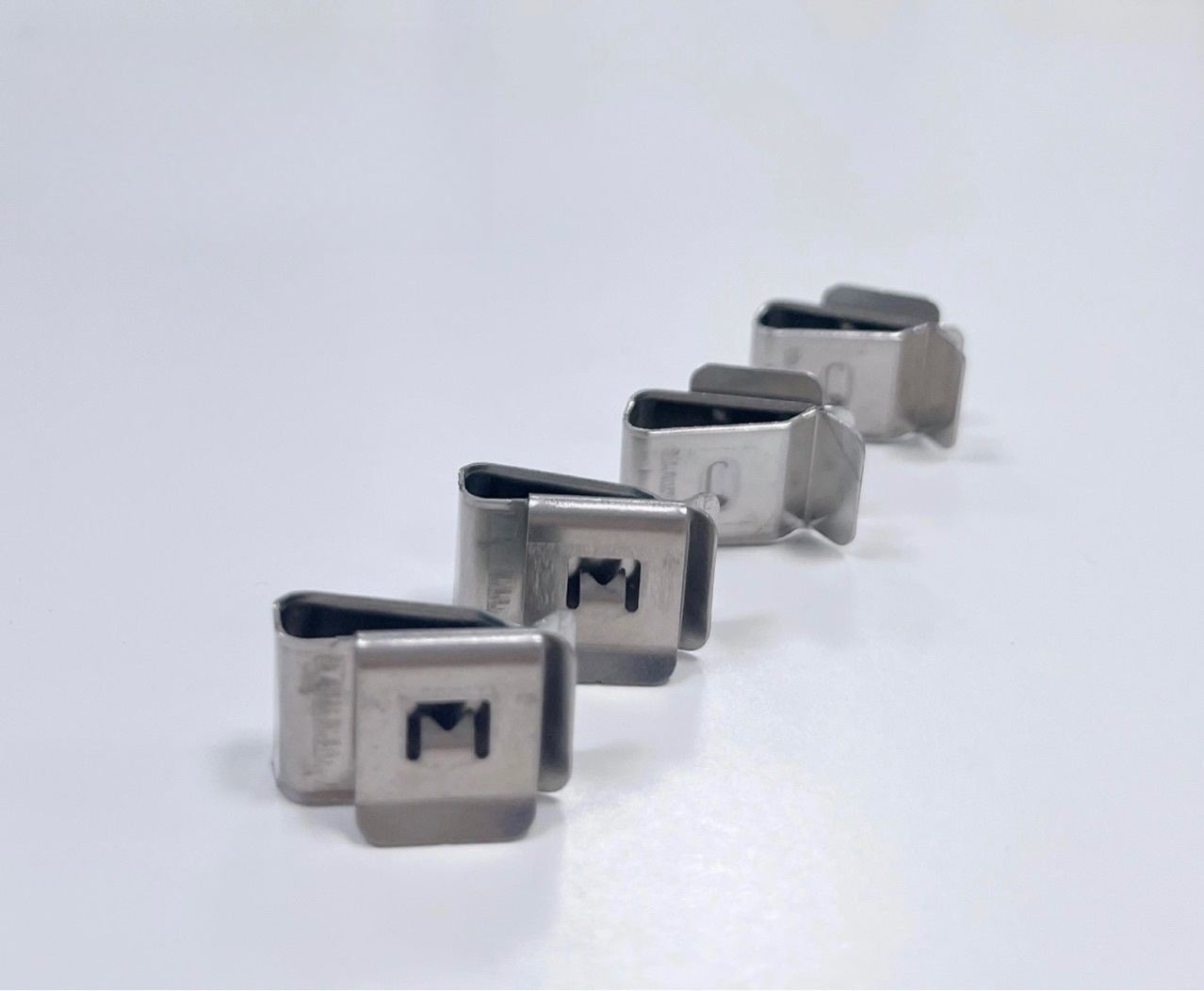 SS Photovoltaic Cable Clip Assembly Border Clip Clip Button 90 Degrees 4 Square 2 Wire