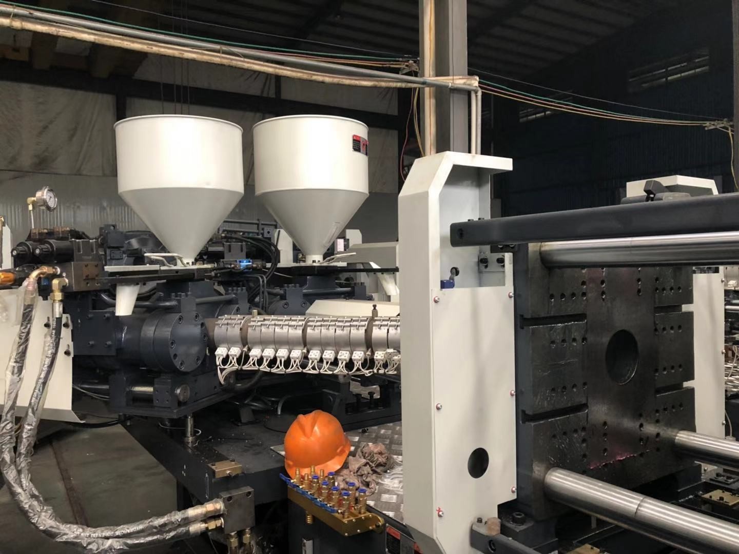 Customed Durable Plastic Mould Injection Machine For Drawer Slides