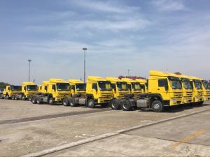 Quality New Seats 6x4 Used Howo Tractor Trucks , Yellow Used Howo Prime Mover wholesale