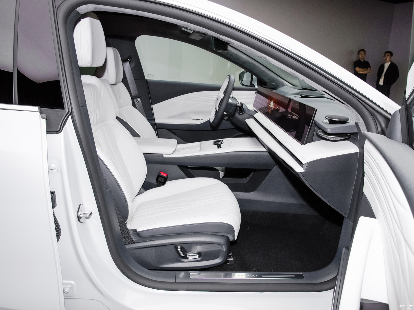 2024 Geely Galaxy E8 Electrico Sedan Automotive 665KM Range Max Speed of 190 Km/h 5 Seats Energy Vehicle