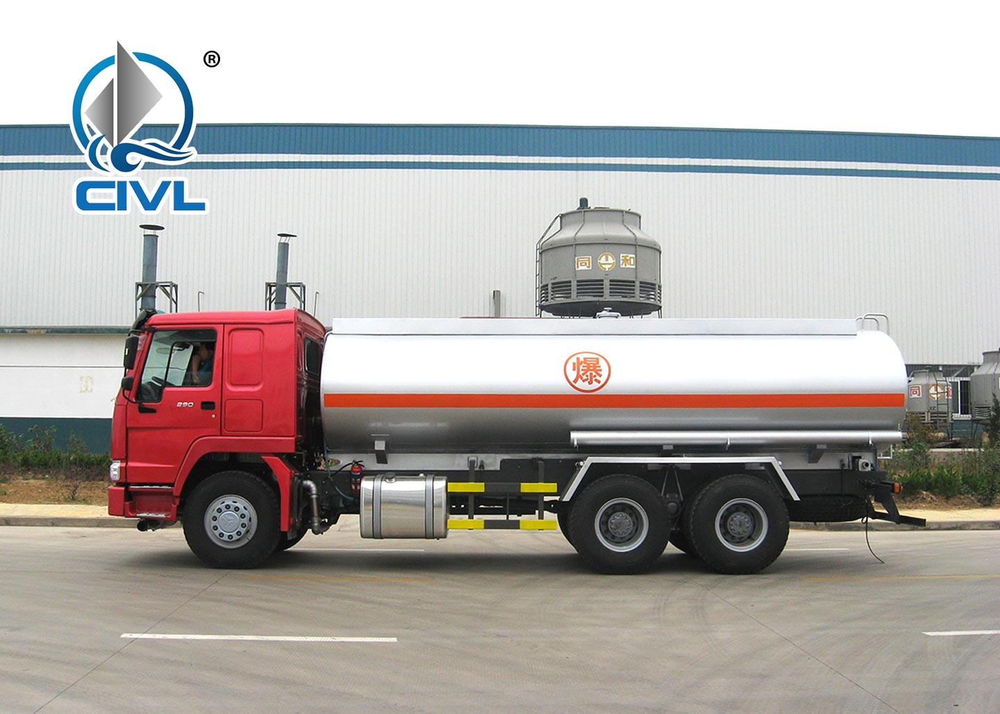 Oil Tanker Truck 6 x 4 25000l SINOTRUK HOWO brand 12.00R20 Radial Tire Euro II 371hp