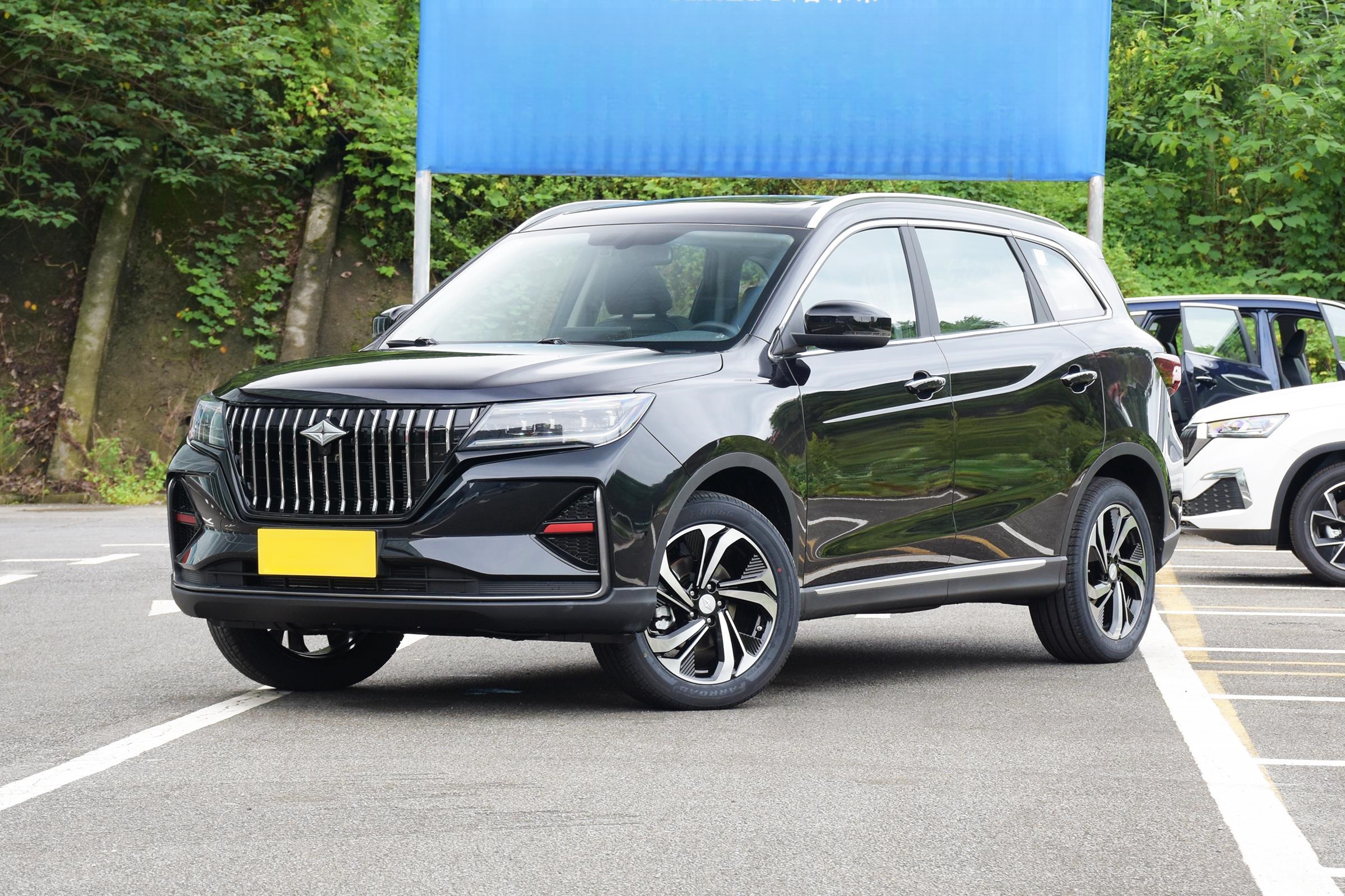 Affordable 2021 Baic Ruixiang X5 SUV Gasoline 1.5T MT 156hp FWD LHD Car Engine Model 1.5T 156hp L4