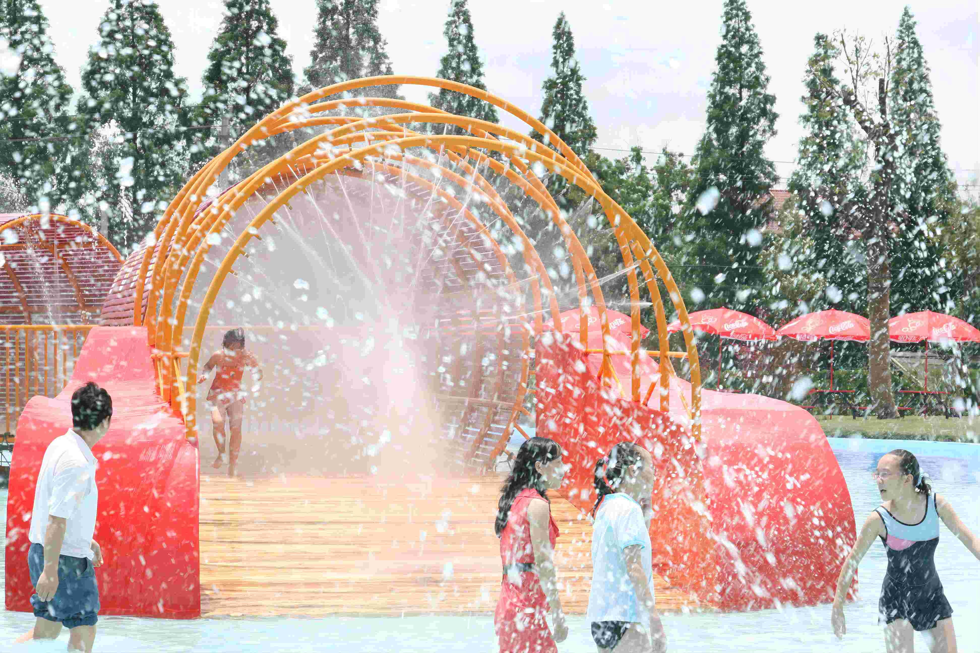 PVC Spray Park Structures Playground Equipment With 0.3~0.6m Water Depth