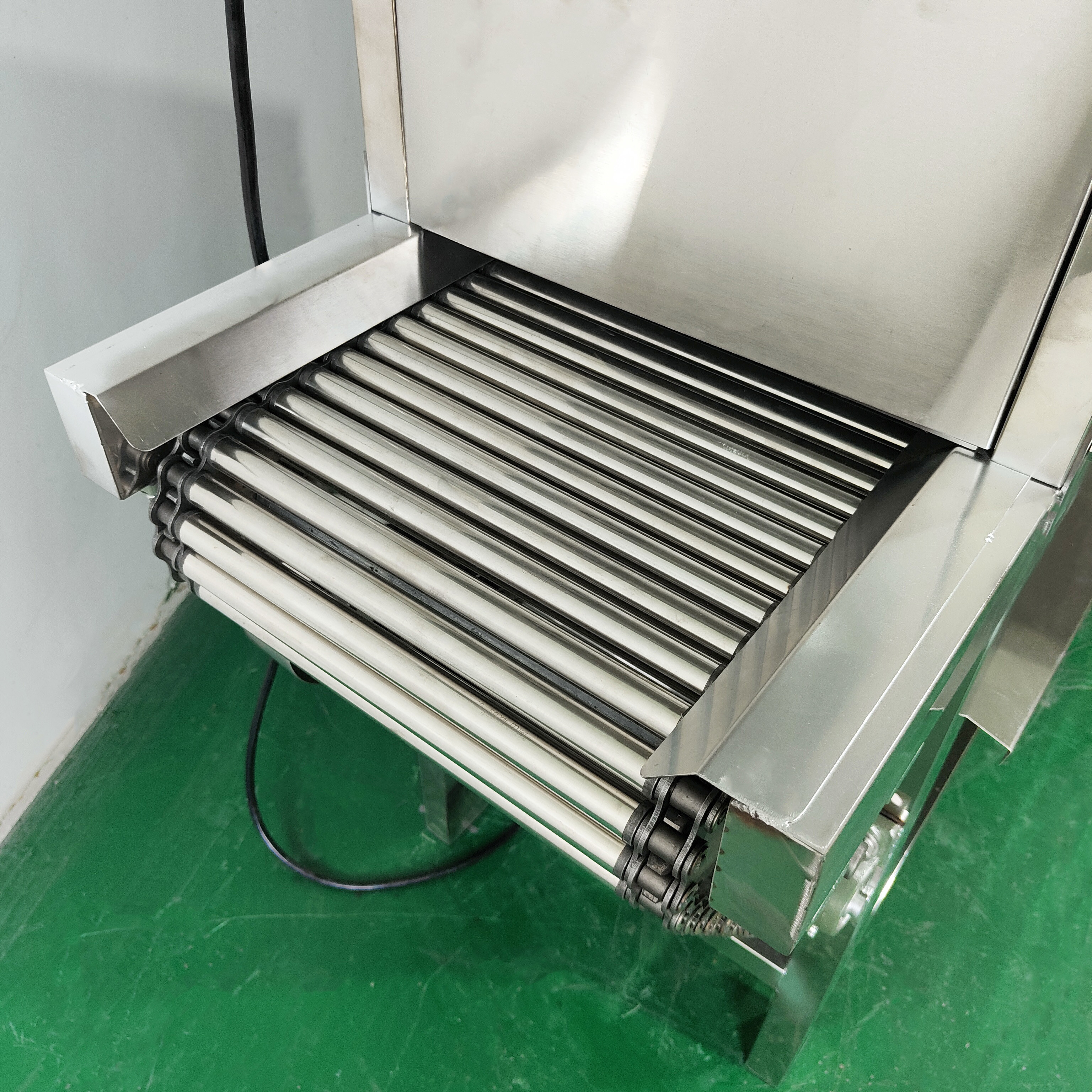 Low Noise Operation Environmental Protection Energy-Saving Chain Garlic Peeling Machine