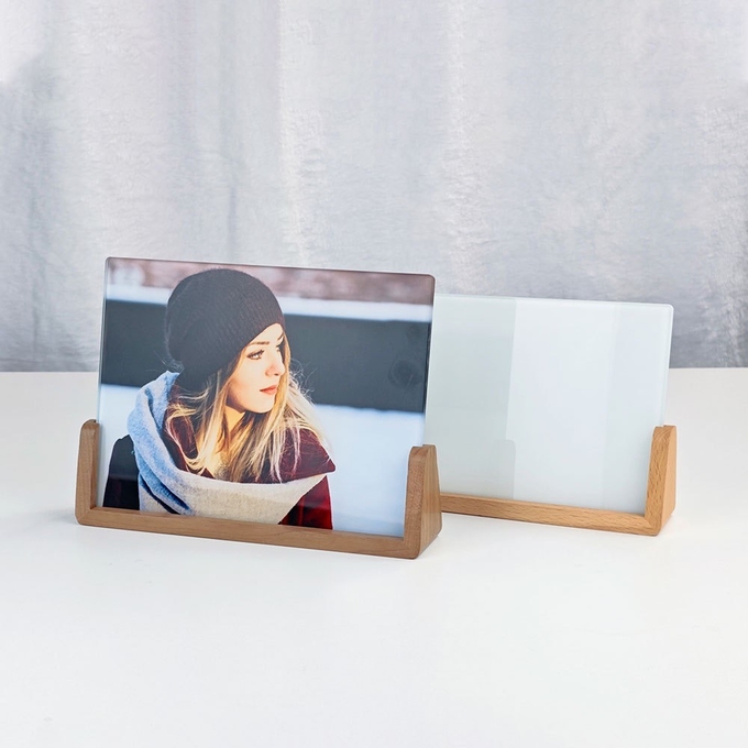 Durable Tabletop Sublimation Glass Photo Frame With Wooden U Shaped Base