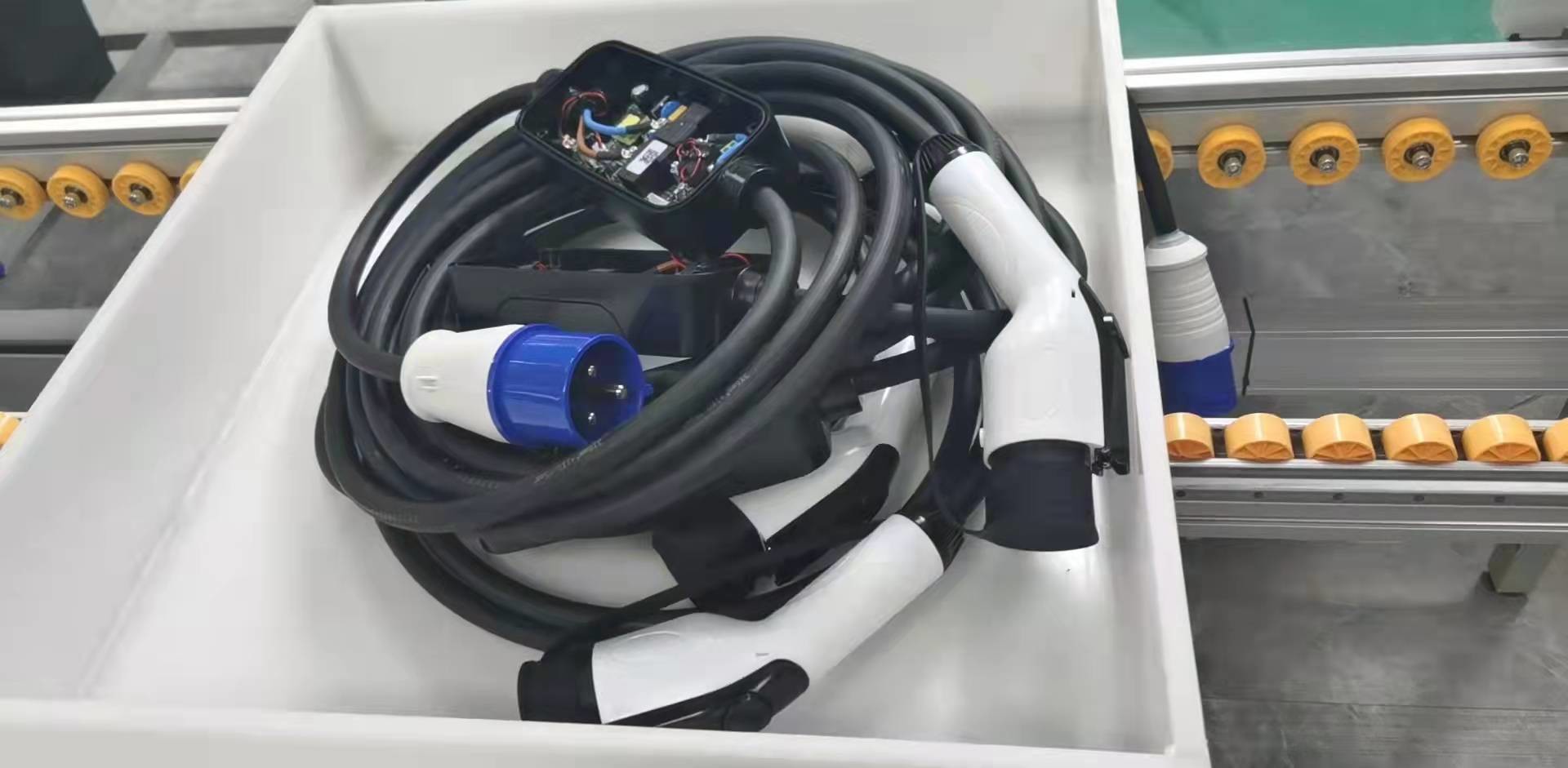 Energy Automobile Electric Vehicle Charging Pile 16A/32A Home Ev Charging Pile 250V