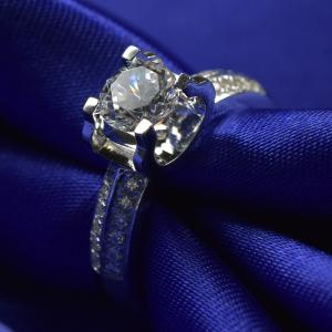 Quality 6.7G Weight Moissanite Jewelry Ring With VVS Clarity 1ct Super White Diamond wholesale