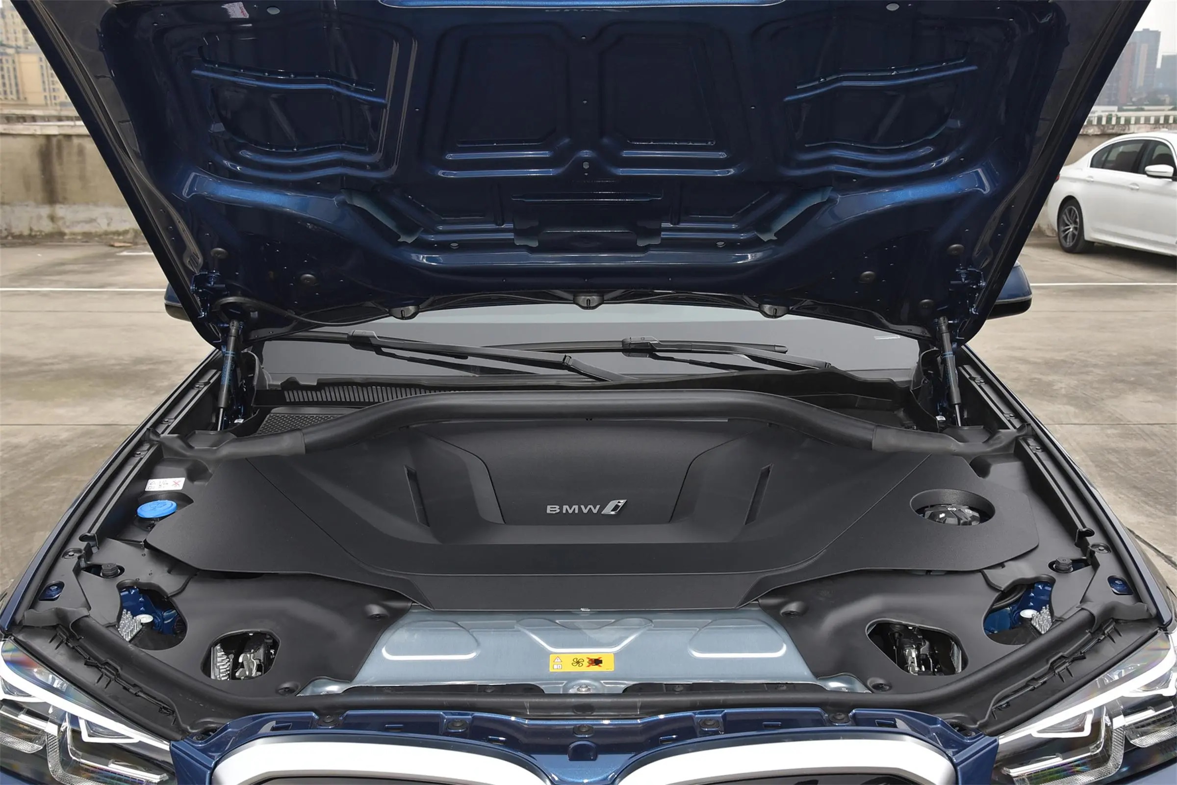 Charging Time Slow 7.5 Hrs Dimension L*W*H mm 4746*1891*1683 Made In Flagship Household Ix3 Energy Vehicles Electric Cars