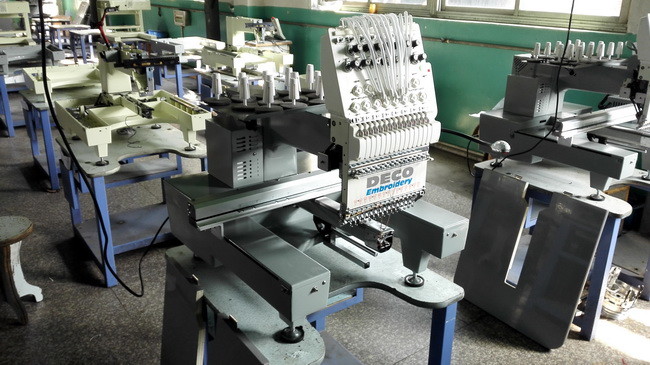 Multi - Languages Touch Panel Single Head Embroidery Machine With Thready Holding System