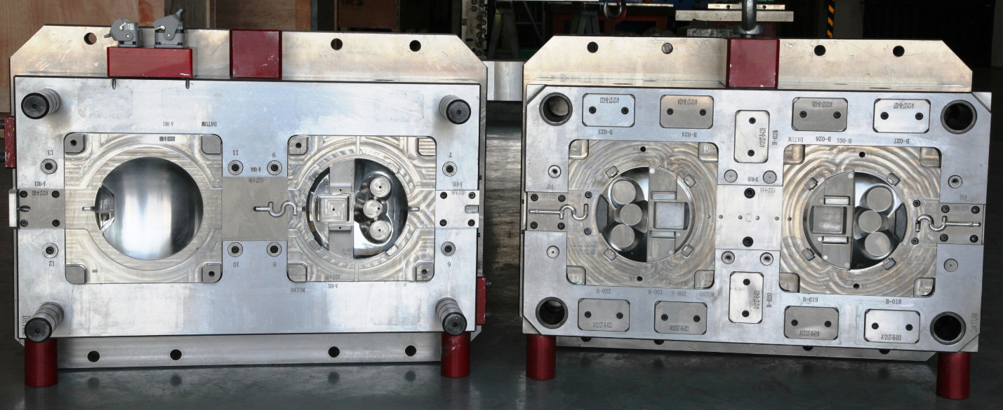 Double Color Lighting Plastic Injection Mold Tooling With Black And Transparent PMMA Material