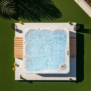 Quality Acrylic 5 Person Outdoor Swim Spa Pool Garden Relax Massage Whirlpool Hot Tubs wholesale