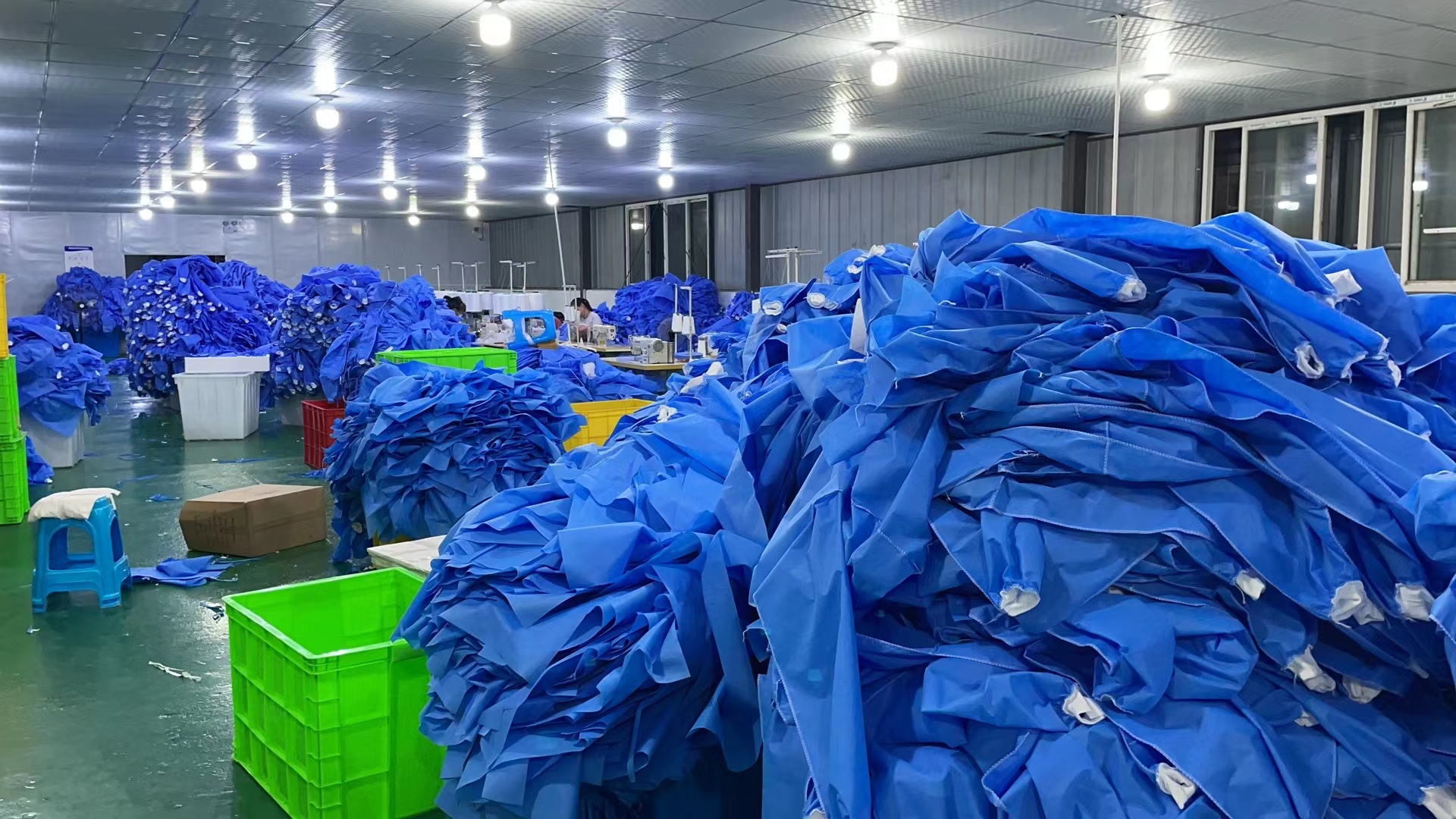 45gsm Sterile SMS Medical Surgical Gown For Dental Hospital Operation Protective