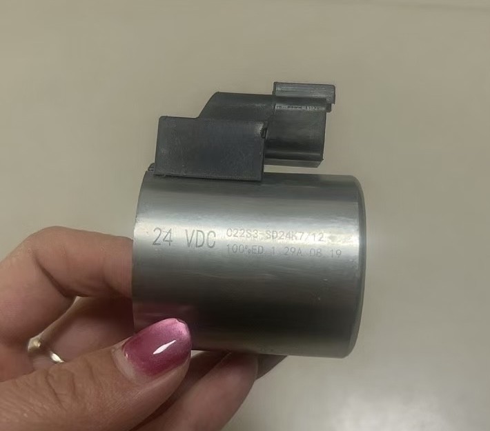 Silver Two Hole Solenoid Valve Coil C22S3-SD24K7-12 24VDC Sany Zoomlion Concrete Pump Truck Spare Parts