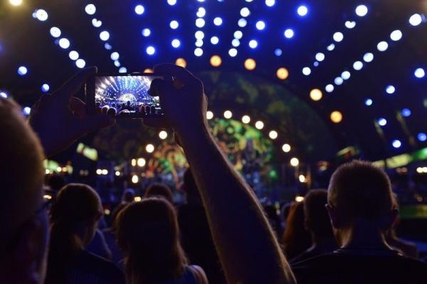 Outdoor Background Stage LED Display Fast Installation P3.9 Rental Outdoor LED