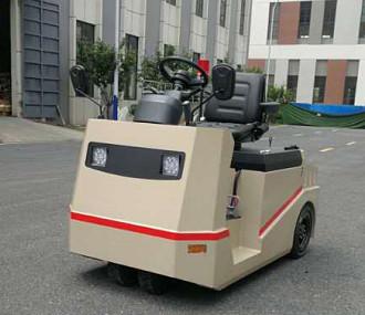 Seated Electric Tow Tractor Traction Weight 4000 KG AC Drive Brushless Motor