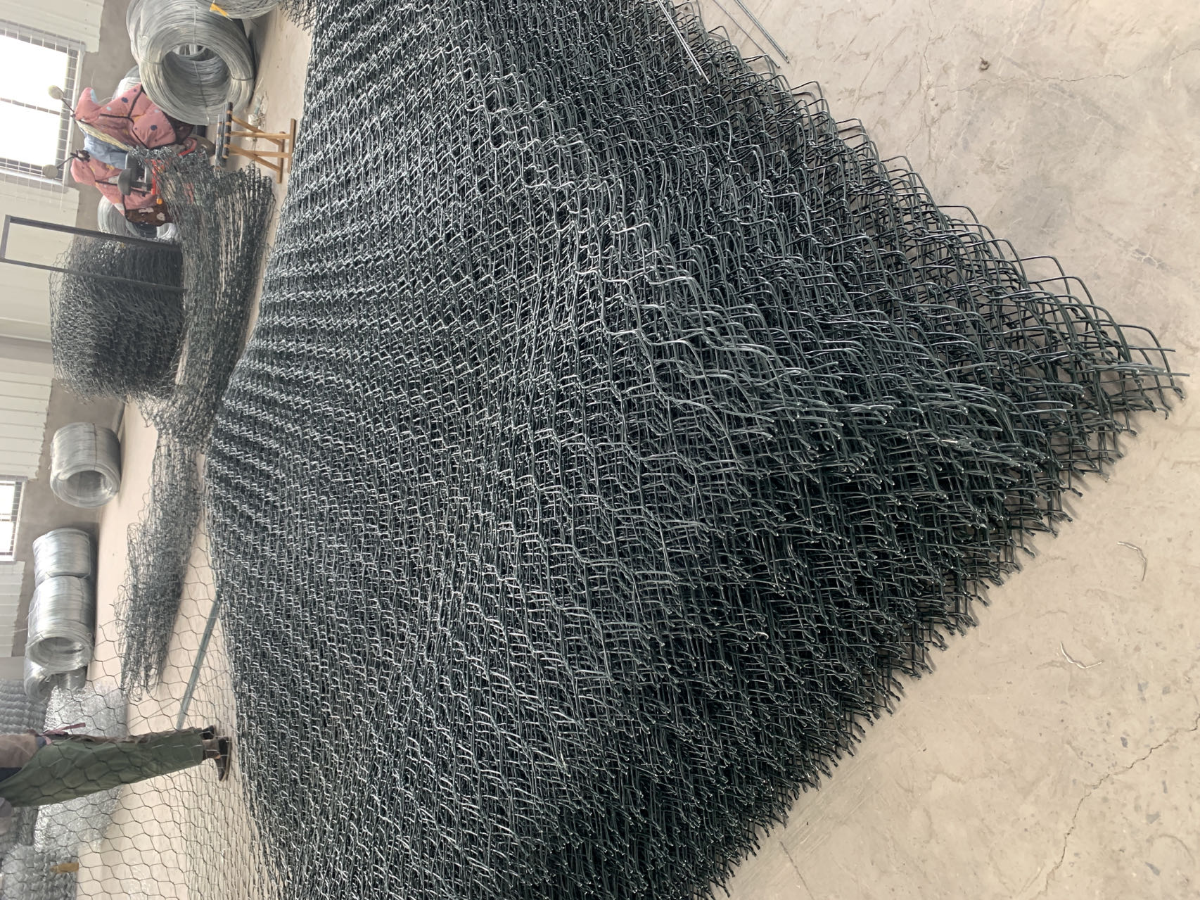 2.0mm-4.0mm Wire Gauge Heavy Hexagonal Gabion Wire Netting Retaining Wall Gabion Cages