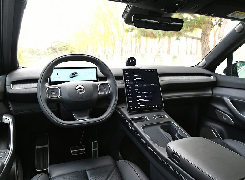 SUV At NIO EC7 75kWh Electric Car With Motor Delivering 480 KW