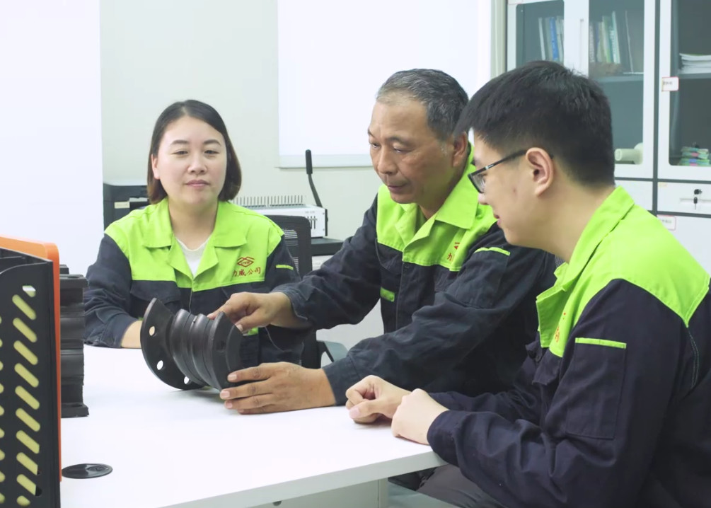Flange Material Thickness Customized Specifications Of Nuts And Bolts For Rubber Joint Soft Connection