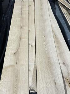 Quality 1.0mm Knotty crown cut White Oak Wood Veneer For Rustic Style Furniture wholesale