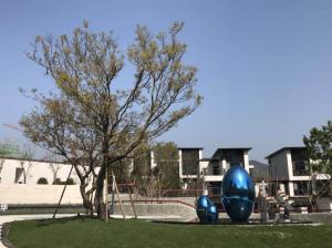 Quality Electroplating Swimming Pool Fountain Statues Eggs Stainless Steel Modern Sculpture wholesale