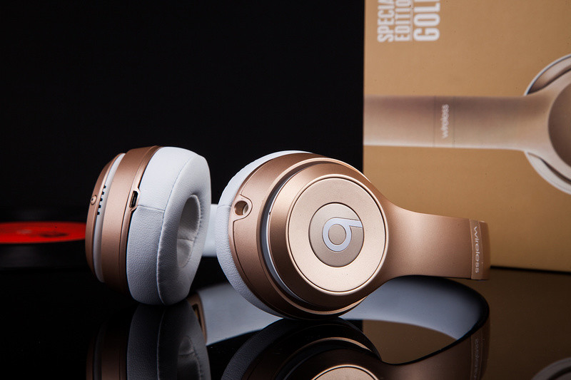 Beats by Dr.Dre Solo2 Wireless Headband Wireless Headphones Special Edition Gold