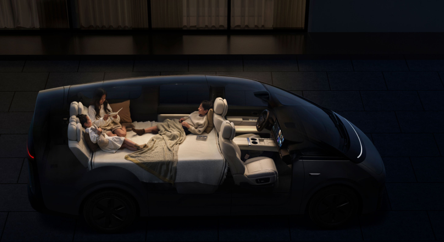 Electric 7 Seat MPV Lixiang Mega Luxury 5-door Body Structure and 4WD Cars with Pure Electric Vehicle