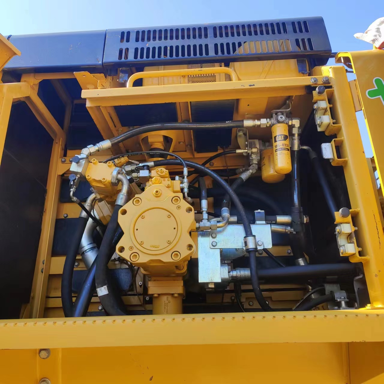 Cat 390D Excavator with 90000 KG Machine Weight and 4.6m3 Bucket Capacity Directly Sell