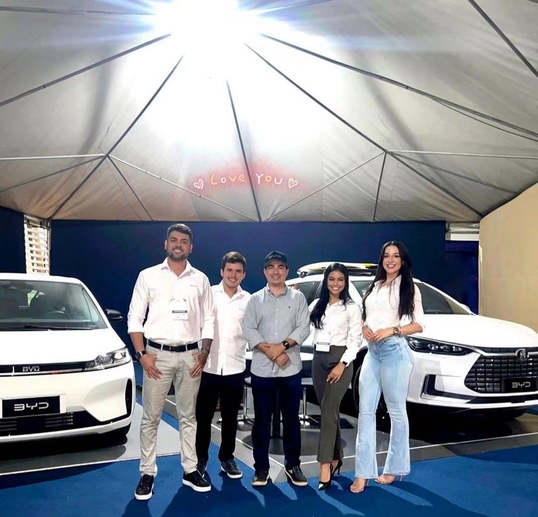 Left Steering Changan Automobile UNI-T Country VI Oil Truck With Advanced Car Entertainment System and ACC Cruise System Car