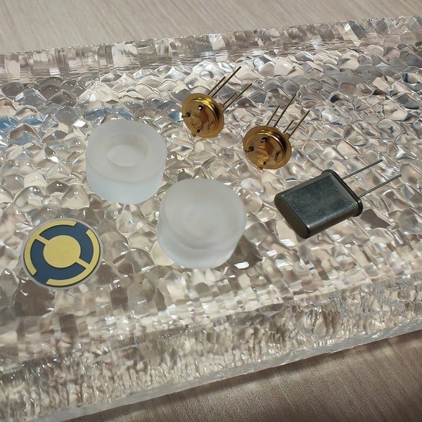 AT Cut Coated Quartz End caps For Thickness Shear Mode Pressure Sensor