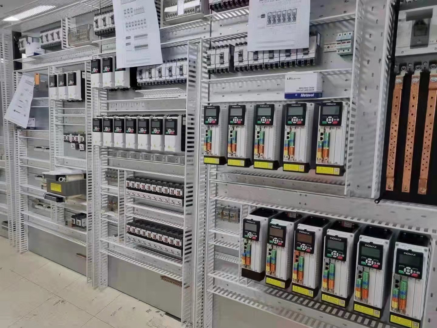Inomax Low Harmonic Regenerative AC Drive 4Q VFD ACS880-07-0271A-7 ACS880-07-0370A-7