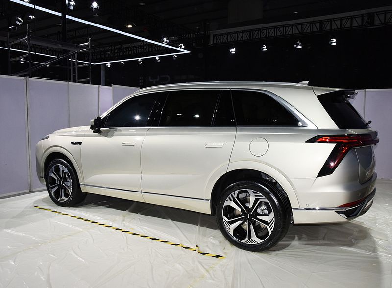 Great Wall Wey Lanshan DHT-PHEV Supper Big SUV 1.5T 154P.s L4 With 113kw/223N.m Maximum Power9.8s 0-100km/h Acceleration