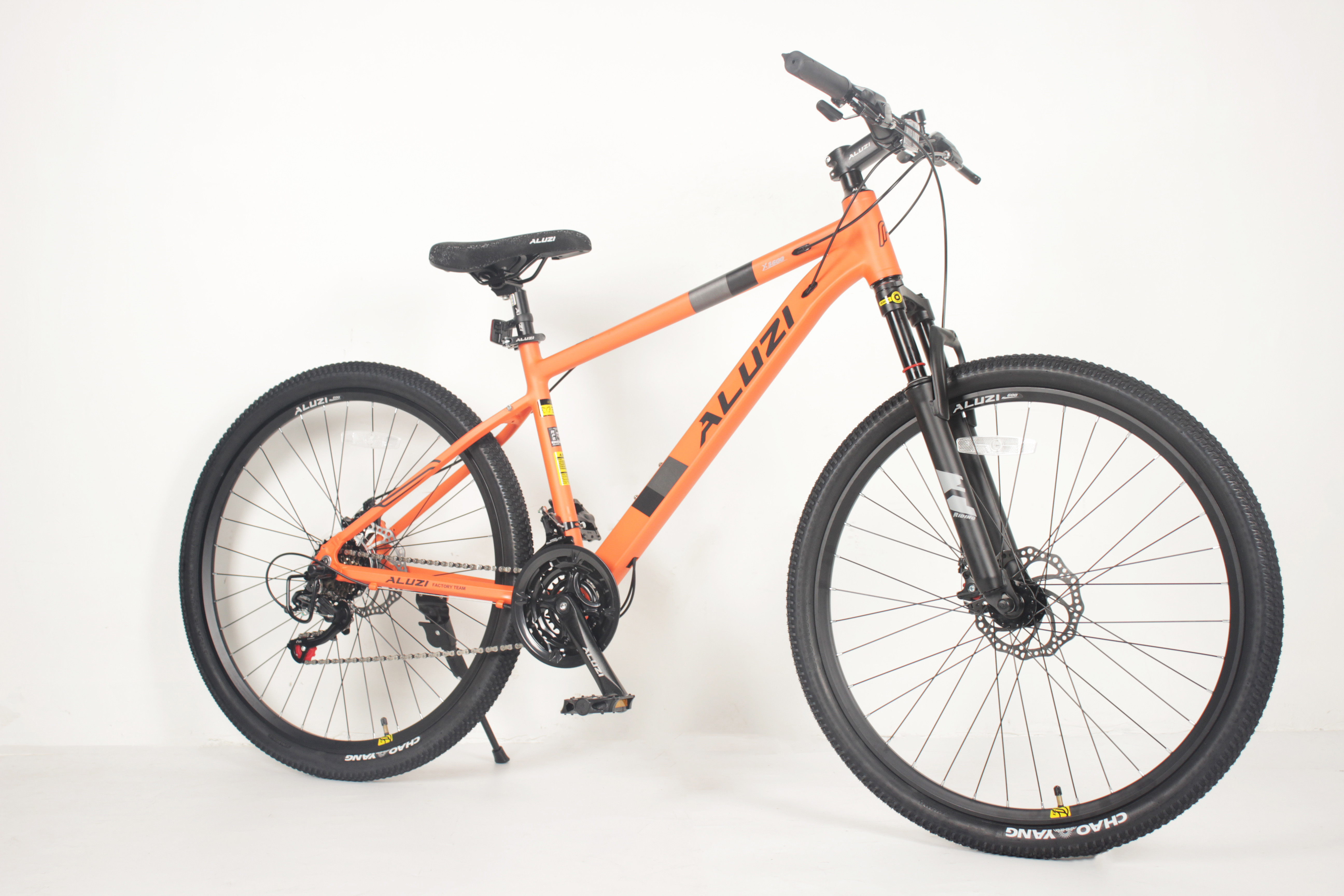 21-Speed Ladies Mountain Bike With Suntour XCT Fork 27.5 Inch MTB