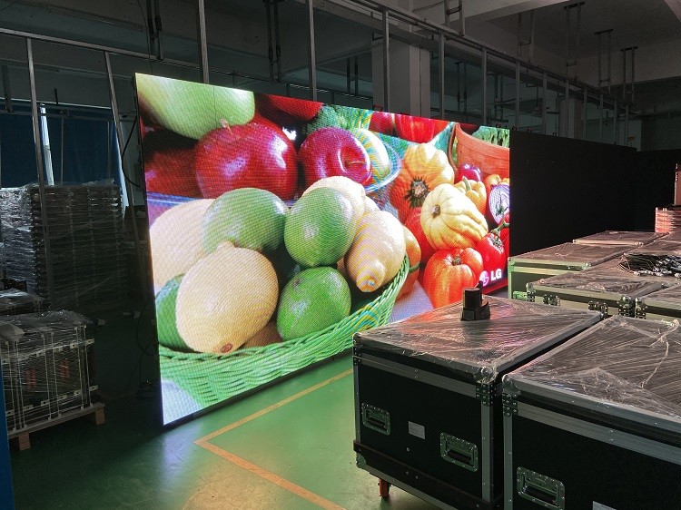 96W Outdoor Transparent LED Screen 1000nits Aluminum Rental