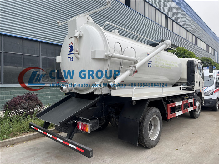 Howo 8 Tons Carbon Steel Vacuum Septic Tanker Truck