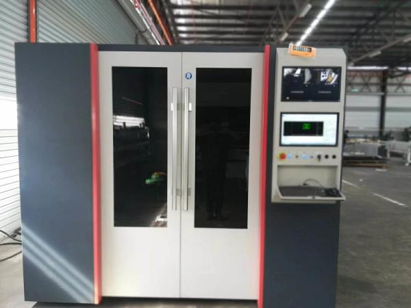 Auto Focus Cutting Head Metal Laser Cutter , Laser Cutting Equipment High