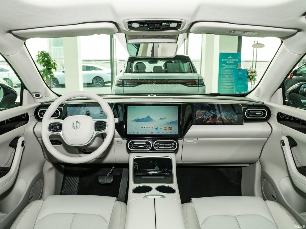 Electric Vehicle New Energy Long Range Leapmotor C11 SUV for Adults