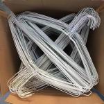 Stretched 16 Inch 1.9mm Dry Cleaner Hanger Notched Painting Wear Resistant